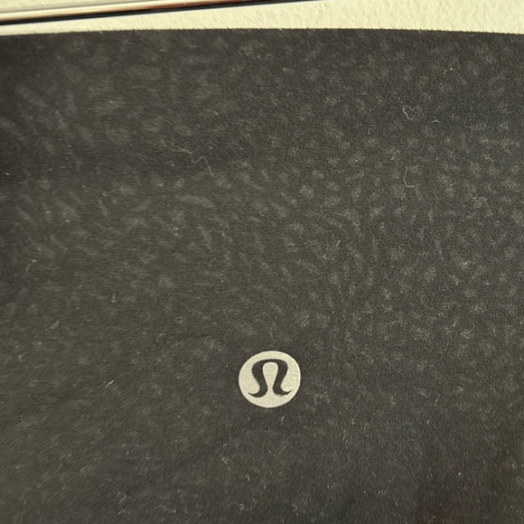 Lululemon leggings. With neat print. Black. Size 2 - Picture 2 of 4